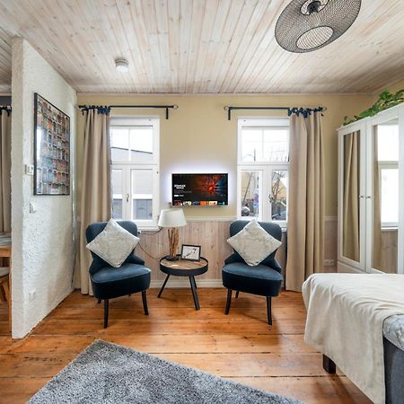 Garden Studio Next To Telliskivi & Old Town Tallinn Ngoại thất bức ảnh