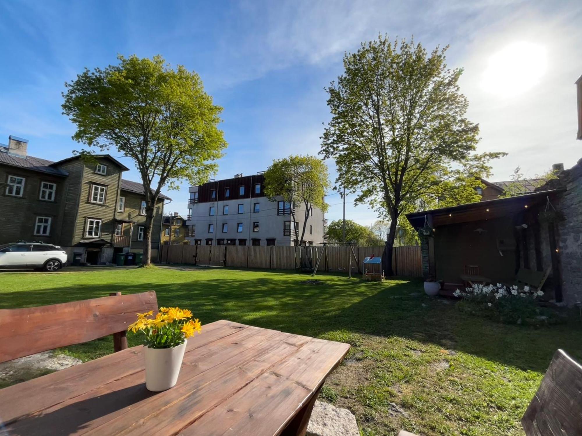 Garden Studio Next To Telliskivi & Old Town Tallinn Ngoại thất bức ảnh