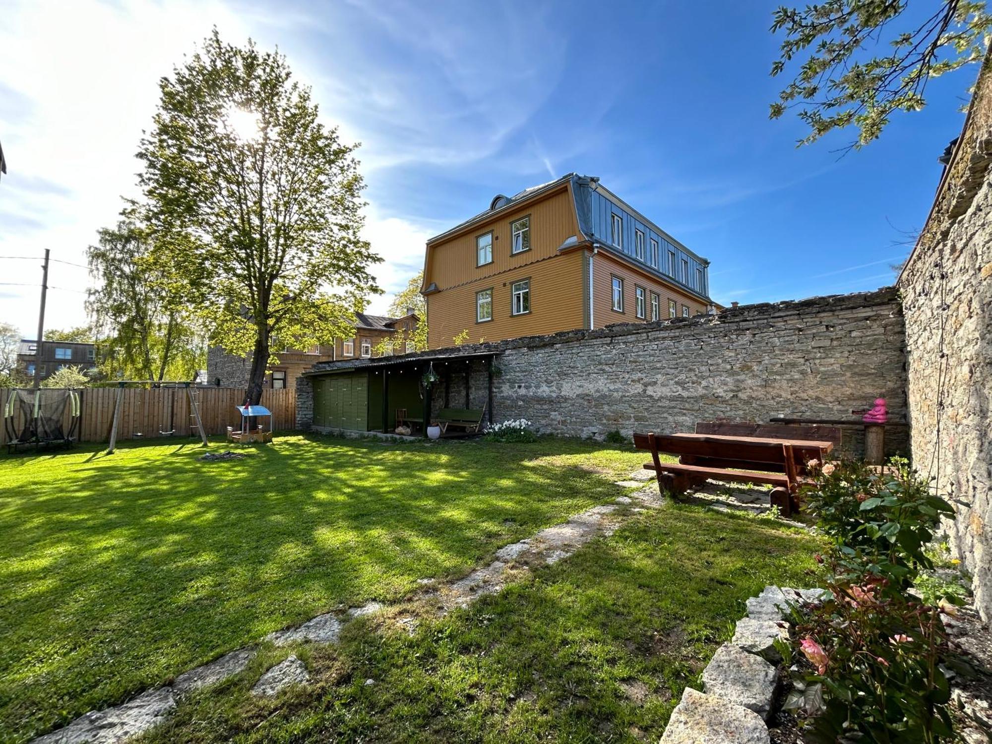 Garden Studio Next To Telliskivi & Old Town Tallinn Ngoại thất bức ảnh